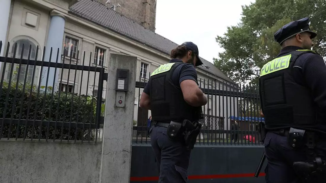 Polizei vor Synagoge (Archiv) - Bild: via dts Nachrichtenagentur