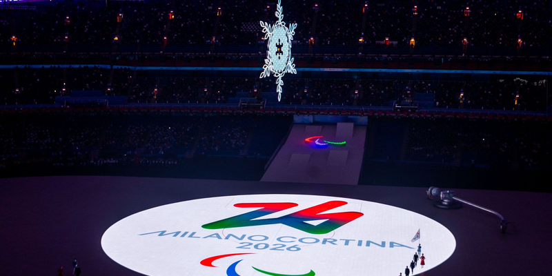 Statt Athleten werden Freiwillige bei der Eröffnung der Paralympischen Spiele die Fahnen tragen. (Archivbild)  - Foto: Jens Büttner/dpa-Zentralbild/dpa