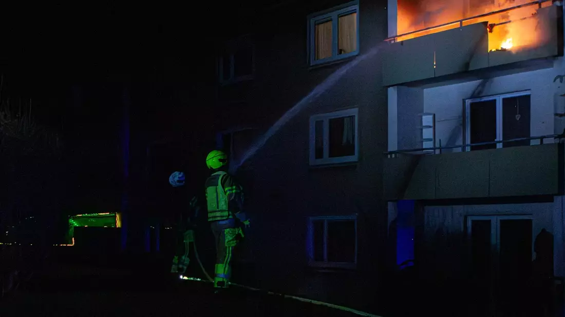 FW-MK: Brennender Balkon in der Nacht auf Mittwoch - Bild: presseportal.de