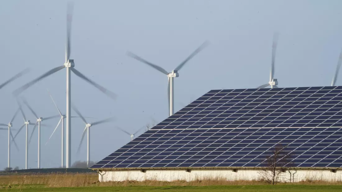 Die EU-Kommission will unter anderem Windenergie und Photovoltaik aus Europa stärken. (Symbolbild)  - Bild: Marcus Brandt/dpa