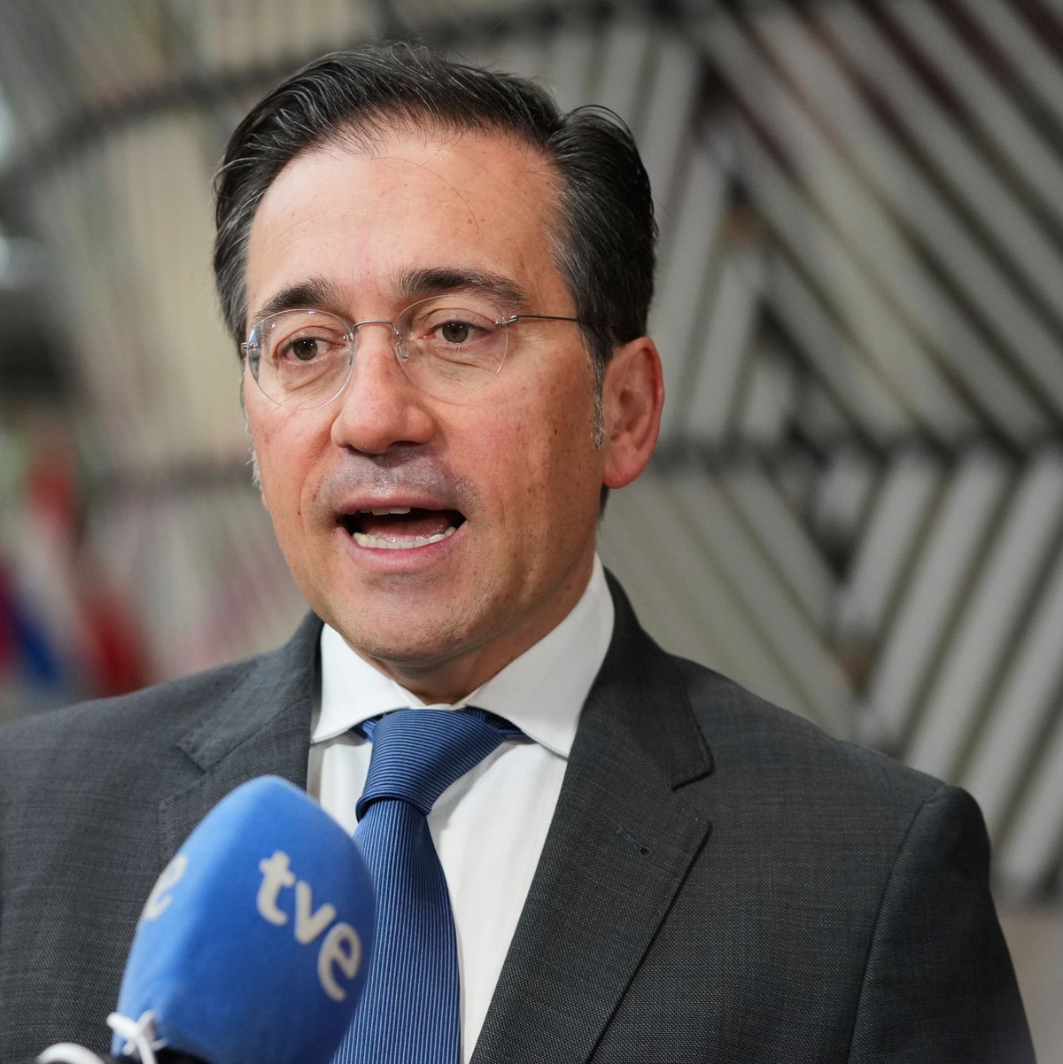 Spanien hat Bundeskanzler Friedrich Merz (CDU) mangelnde Solidarität angesichts der Kritik von US-Präsident Donald Trump an dem Nato-Partner vorgeworfen. - Foto: Virginia Mayo/AP/dpa