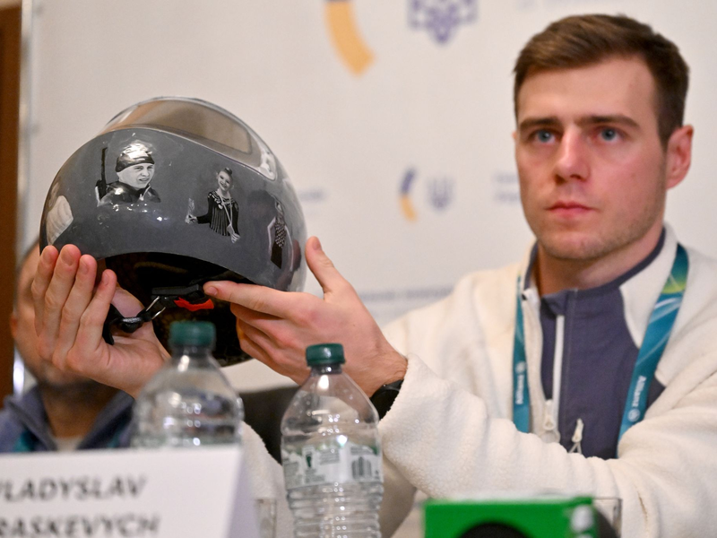 Der bei Olympia wegen seines Skeleton-Helmes ausgeschlossene Ukrainer Wladislaw Heraskewytsch ruft zu aktivem Protest bei den Paralympics auf. (Archivbild) - Foto: Peter Kneffel/dpa