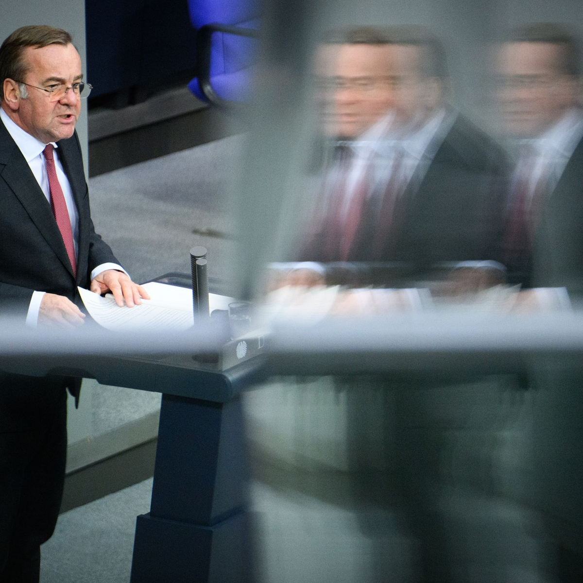 Verteidigungsminister Pistorius (SPD) stellt klar, dass sich Deutschland nicht am Iran-Krieg beteiligt. - Foto: Bernd von Jutrczenka/dpa