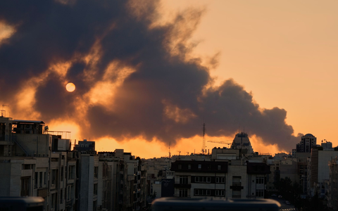 Israels Luftwaffe bombardiert weiterhin Ziele in Irans Hauptstadt Teheran. (Archivbild) - Foto: Vahid Salemi/AP/dpa