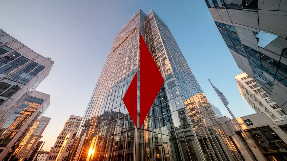 Bawag Aktie: BlackRock stockt auf - Bild: über boerse-global.de
