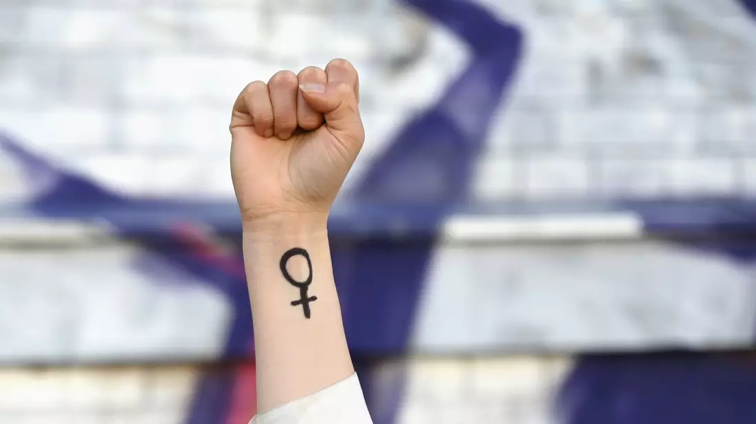 Womöglich stehe eine Neuverhandlung der Geschlechterrollen an, befürchten Experten. (Symbolbild) - Bild: Elisa Schu/dpa