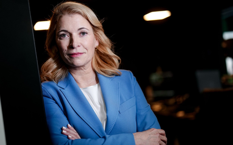 Bahnchefin Evelyn Palla verspricht Fahrgästen noch für dieses Jahr bessere Fahrgastinformationen. (Archivbild) - Foto: Kay Nietfeld/dpa