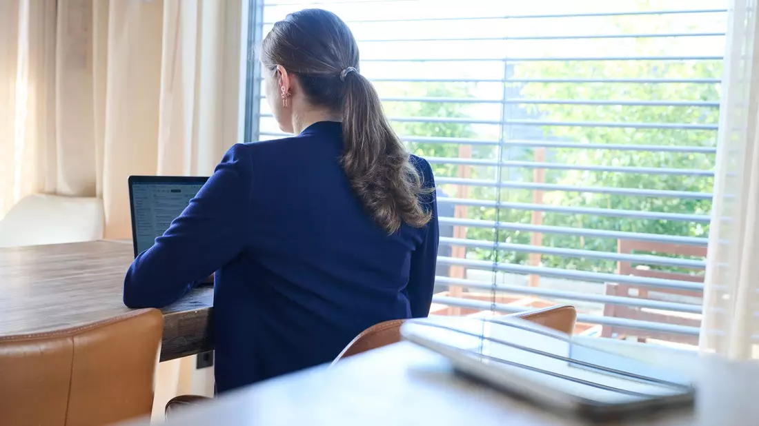 Die Bertelsmann hat eine Studie zu Frauen am Arbeitsmarkt beauftragt. (Symbolbild) - Bild: Annette Riedl/dpa