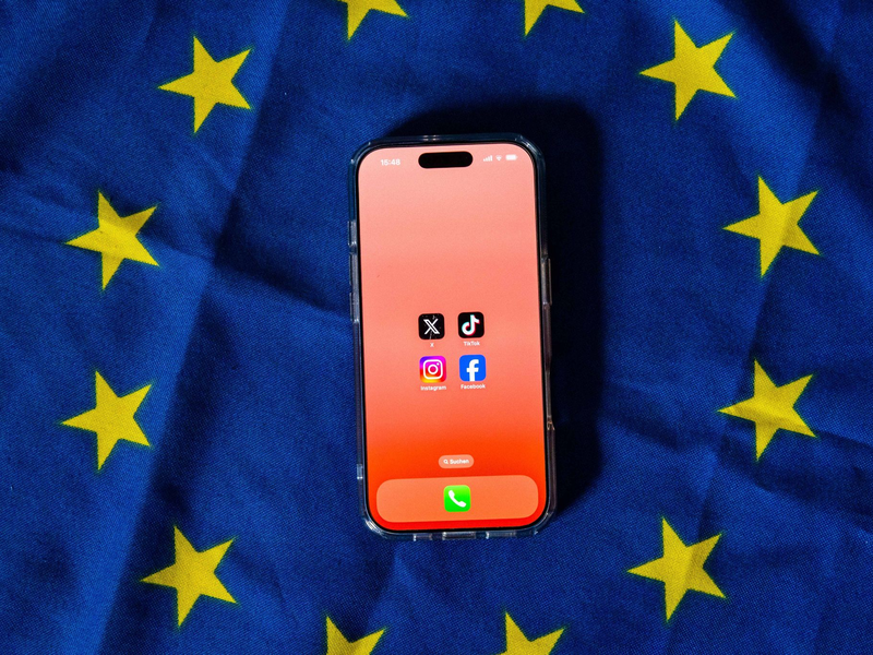 Die EU spielt bei der Debatte um ein mögliches Social-Media-Verbot für Kinder eine wichtige Rolle. (Symbolbild) - Foto: Alicia Windzio/dpa