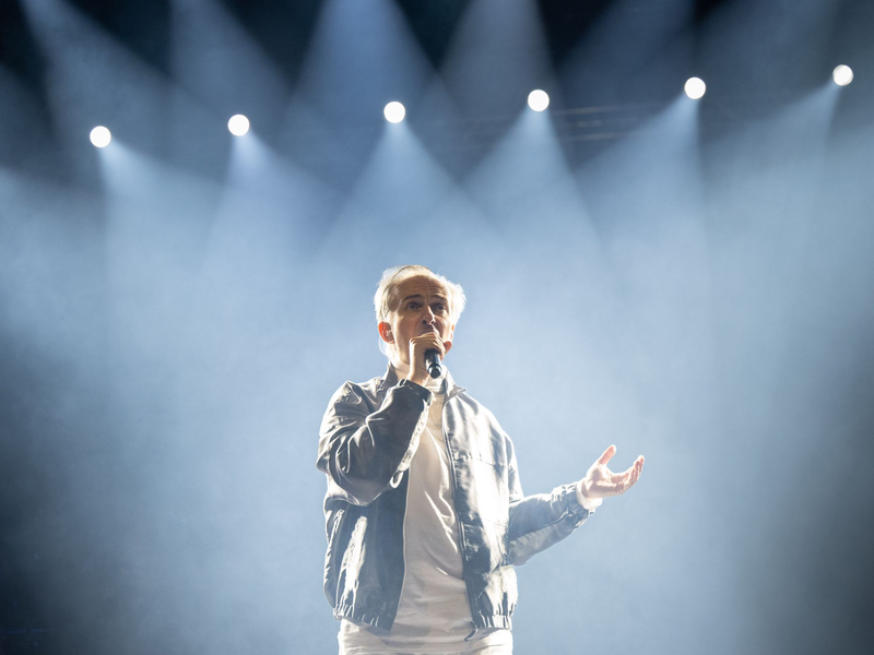 Jan Böhmermann will 2027 wieder in mehreren deutschen Städten auf der Bühne stehen. (Archivfoto) - Foto: Boris Roessler/dpa