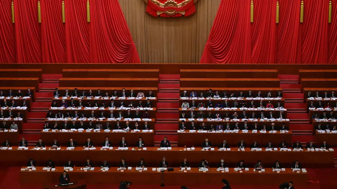 Chinas Parlament tagt einmal im Jahr und stimmt in diesem Jahr auch über den Fünfjahresplan ab.  - Bild: Johannes Neudecker/dpa