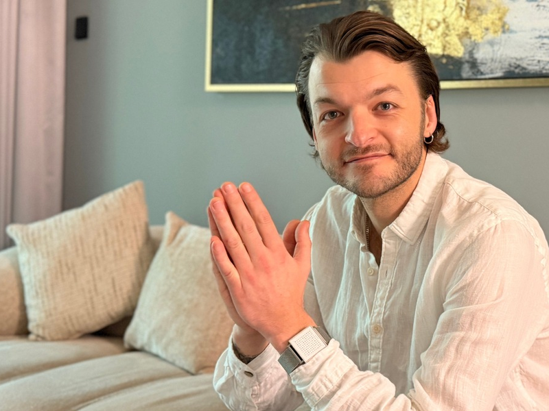 Warum viele Unternehmenswebsites 2026 nur da sind, während andere längst verkaufen - Vermarktungsexperte Teo Hentzschel von Sinn und System im Interview - Foto: presseportal.de