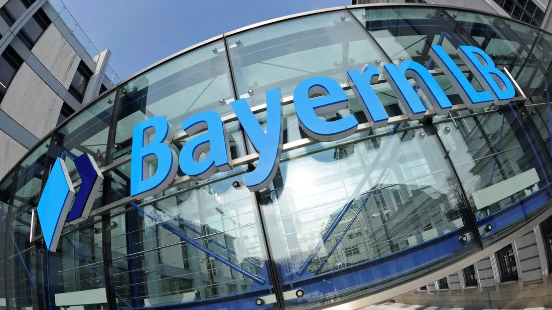 Die BayernLB schreibt vor allem dank ihrer Online-Tochter DKB trotz Wirtschaftskrise immer noch einen Milliardengewinn. (Archiv) - Bild: Andreas Gebert/dpa
