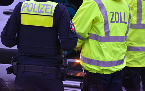 HZA-H: Gemeinsame Pressemitteilung der Staatsanwaltschaft Hannover, der Polizeidirektion Hannover und des Hauptzollamts Hannover - Verdacht auf Schwarzarbeit und Betäubungsmittelhandel - Foto: presseportal.de HZA-H: Gemeinsame Pressemitteilung der Staatsanwaltschaft Hannover, der Polizeidirektion Hannover und des Hauptzollamts Hannover - Verdacht auf Schwarzarbeit und Betäubungsmittelhandel - Foto: presseportal.de
