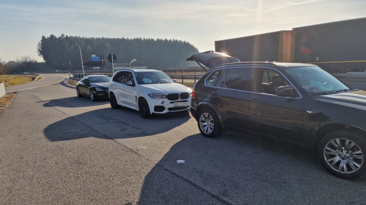 HZA-UL: PKW-Schmuggler zeigen geänderte Kaufbelege - Foto: presseportal.de