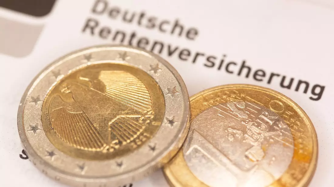 Die Renten steigen spürbar. (Symbobild) - Bild: Fernando Gutierrez-Juarez/dpa