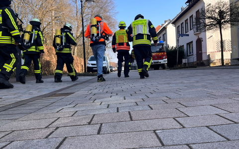In Horn-Bad Meinberg strömte natürliches Kohlendioxid aus dem Boden. Zwei Menschen wurden bewusstlos, konnten aber gerettet werden. - Foto: Jan Strüßmann/Freiwillige Feuerwehr Horn-Bad Meinberg/dpa