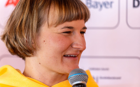 Fahnenträgerin 2.0: Anna-Lena Forster. - Foto: Philipp von Ditfurth/dpa