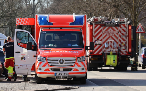 FW-E: Küchenbrand in Mehrfamilienhaus - drei Bewohner leicht verletzt - Foto: presseportal.de