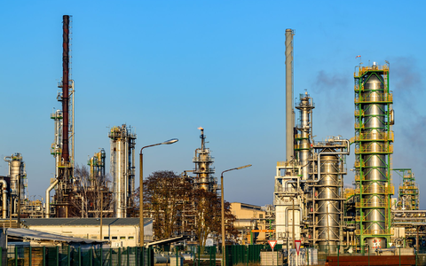 Erleichterung bei der Ölraffinerie PCK im Nordosten Brandenburgs: Die deutschen Rosneft-Töchter sind dauerhaft von den US-Ölsanktionen ausgenommen. (Archivbild) - Foto: Patrick Pleul/dpa Erleichterung bei der Ölraffinerie PCK im Nordosten Brandenburgs: Die deutschen Rosneft-Töchter sind dauerhaft von den US-Ölsanktionen ausgenommen. (Archivbild) - Foto: Patrick Pleul/dpa