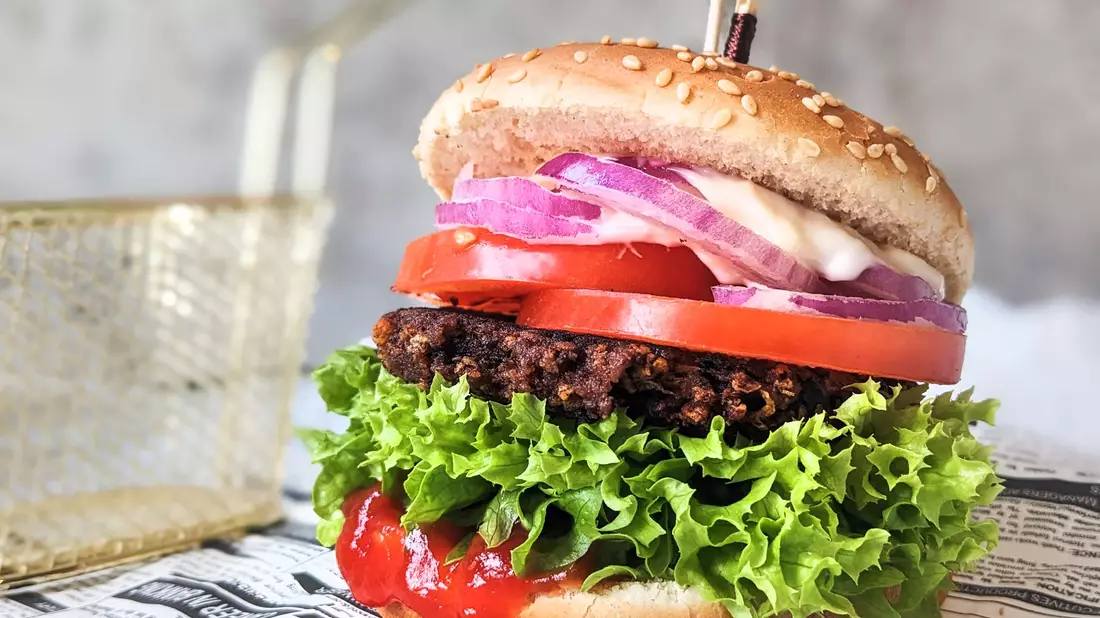 In der EU dürfen vegetarische Produkte ohne Fleisch weiter als «Veggie-Burger» verkauft werden. (Symbolbild) - Bild: Doreen Hassek/haupstadtkueche.blogspot.com/dpa-tmn