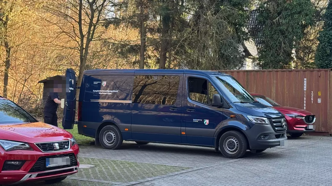 FW-EN: Verdächtiger Gegenstand im Herdecker Bach - Einsatz für Polizei und Kampfmittelräumdienst um Gebäude der Feuerwache - Bild: presseportal.de