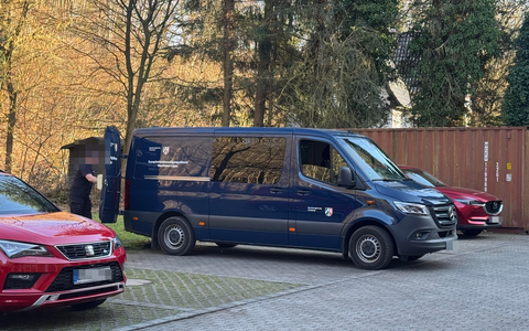 FW-EN: Verdächtiger Gegenstand im Herdecker Bach - Einsatz für Polizei und Kampfmittelräumdienst um Gebäude der Feuerwache - Foto: presseportal.de