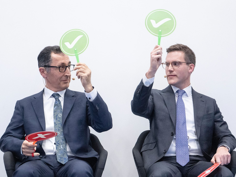 Wer hat am Ende die Nase vorne? Zwischen Grünen-Spitzenkandidat Cem Özdemir und CDU-Frontmann Manuel Hagel zeichnet sich wenige Tage vor der Landtagswahl in Baden-Württemberg ein enges Rennen ab. (Archivbild) - Foto: Marijan Murat/dpa