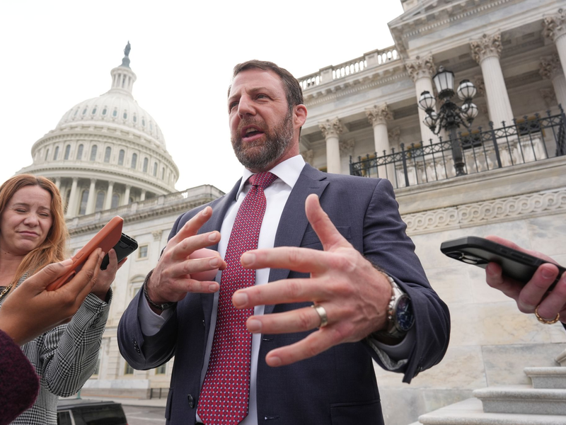 Senator Markwayne Mullin soll nach Willen Trumps künftig das Heimatschutzministerium leiten. - Foto: J. Scott Applewhite/AP/dpa