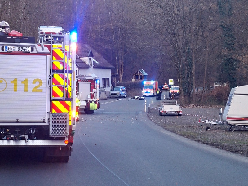 FW-EN: Verkehrsunfall L701 mit Landeplatzsicherung für Rettungshubschrauber - Foto: presseportal.de