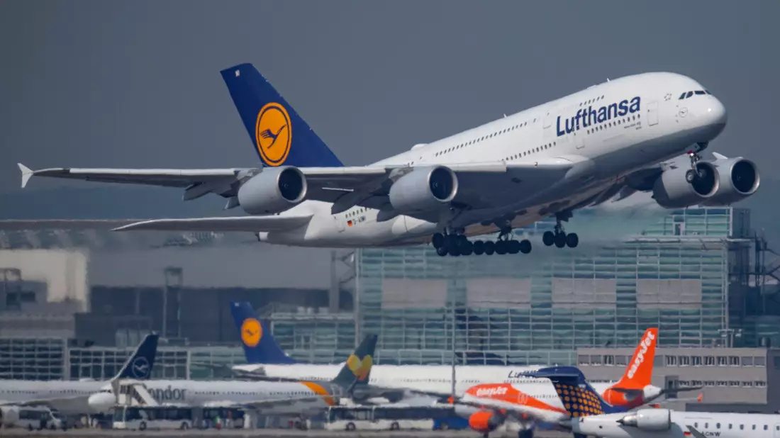 Lufthansa prüft mehr Kapazitäten nach Asien und Afrika anzubieten. (Archivfoto) - Bild: Lennart Stock/dpa