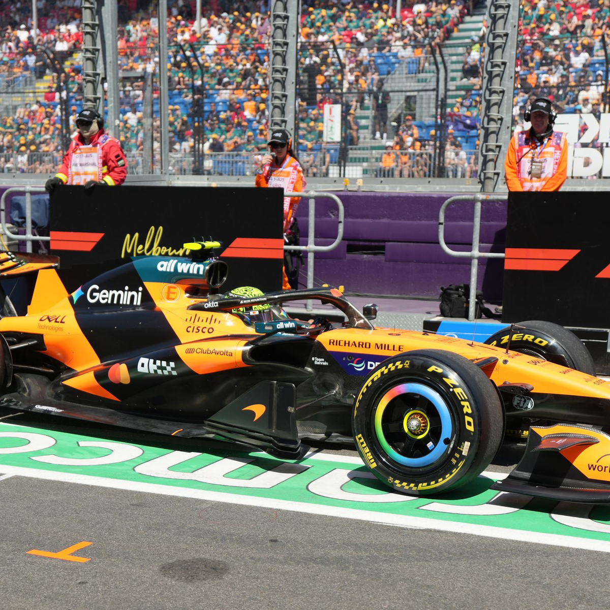 Lando Norris will seinen WM-Titel verteidigen. - Foto: Asanka Brendon Ratnayake/AP/dpa