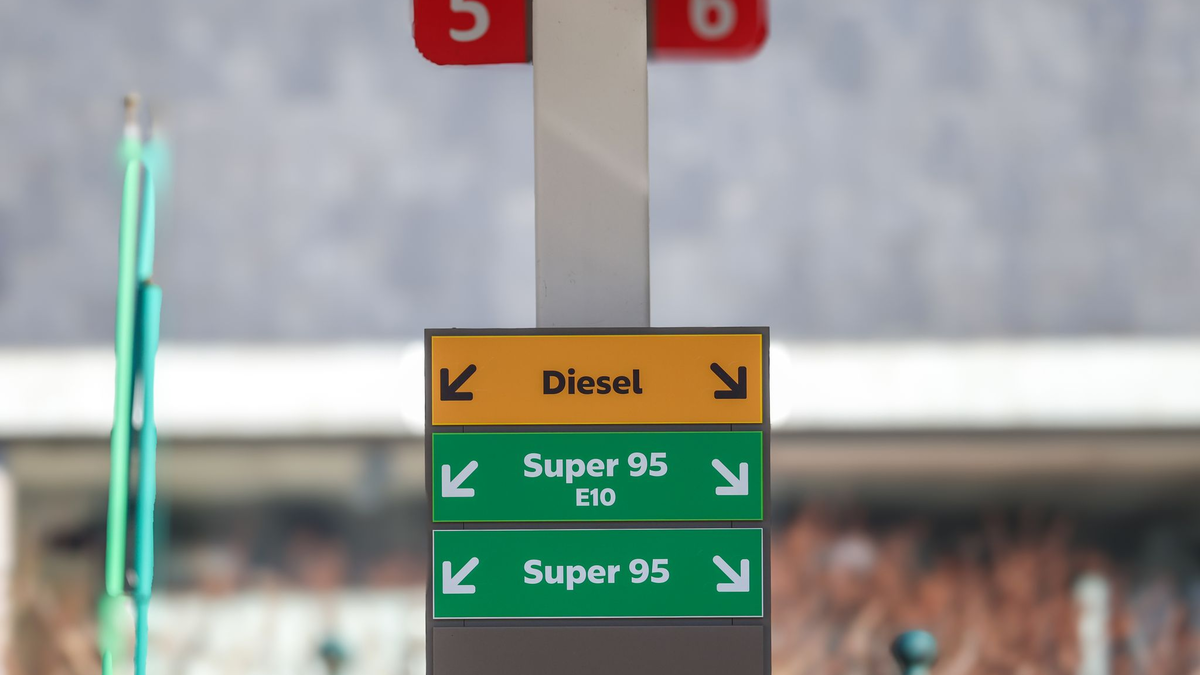 Eine Tankstelle in Nordrhein-Westfalen. (Archiv) - Foto: Christoph Reichwein/dpa