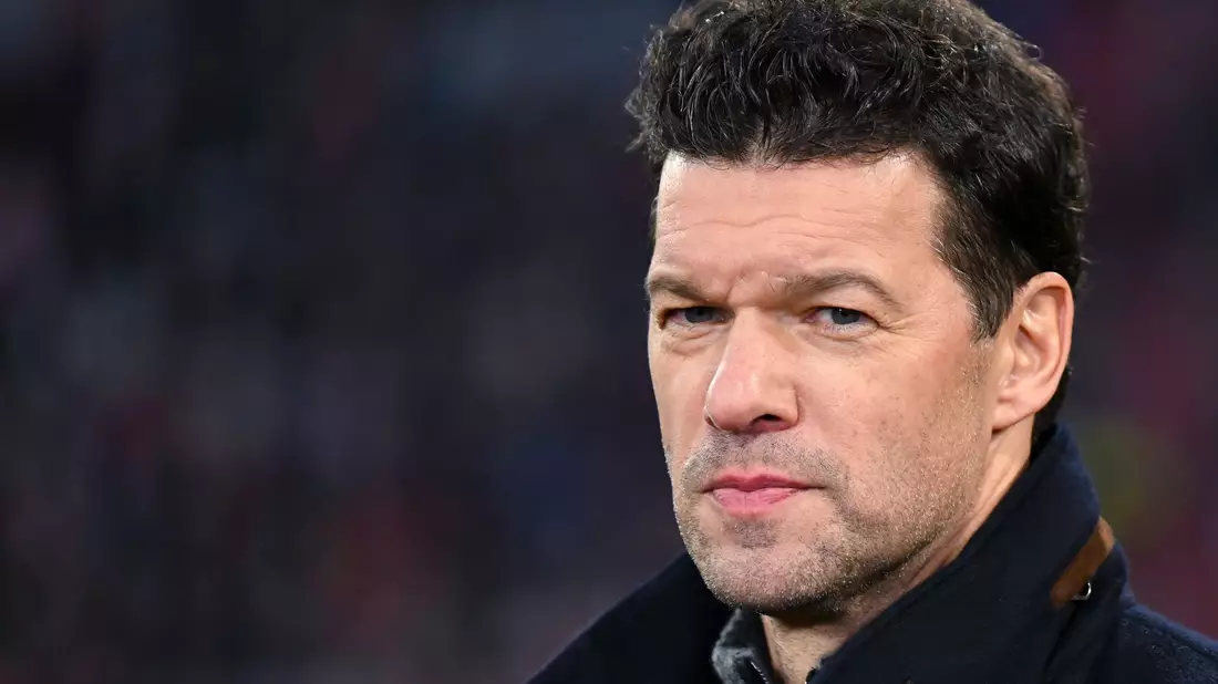 Ballack spricht über die Trauer nach dem Tod seines Sohnes. - Bild: Sven Hoppe/dpa