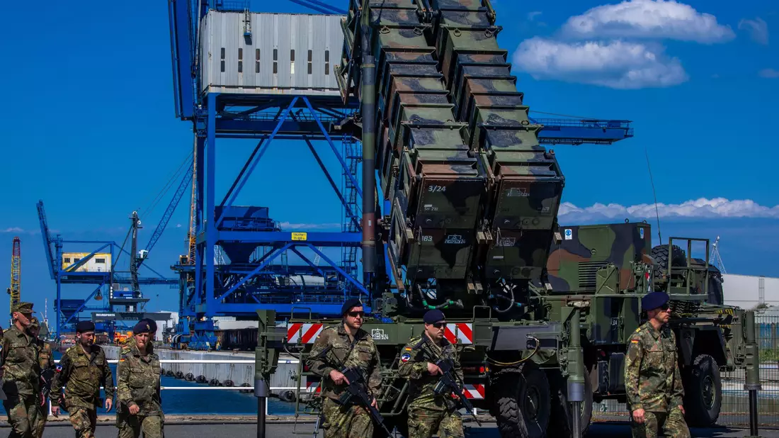 Ein Patriot-Flugabwehrsystem bei einer Bundeswehrübung - in dem System sind auch Vincorion-Komponenten verbaut. - Bild: Jens Büttner/dpa