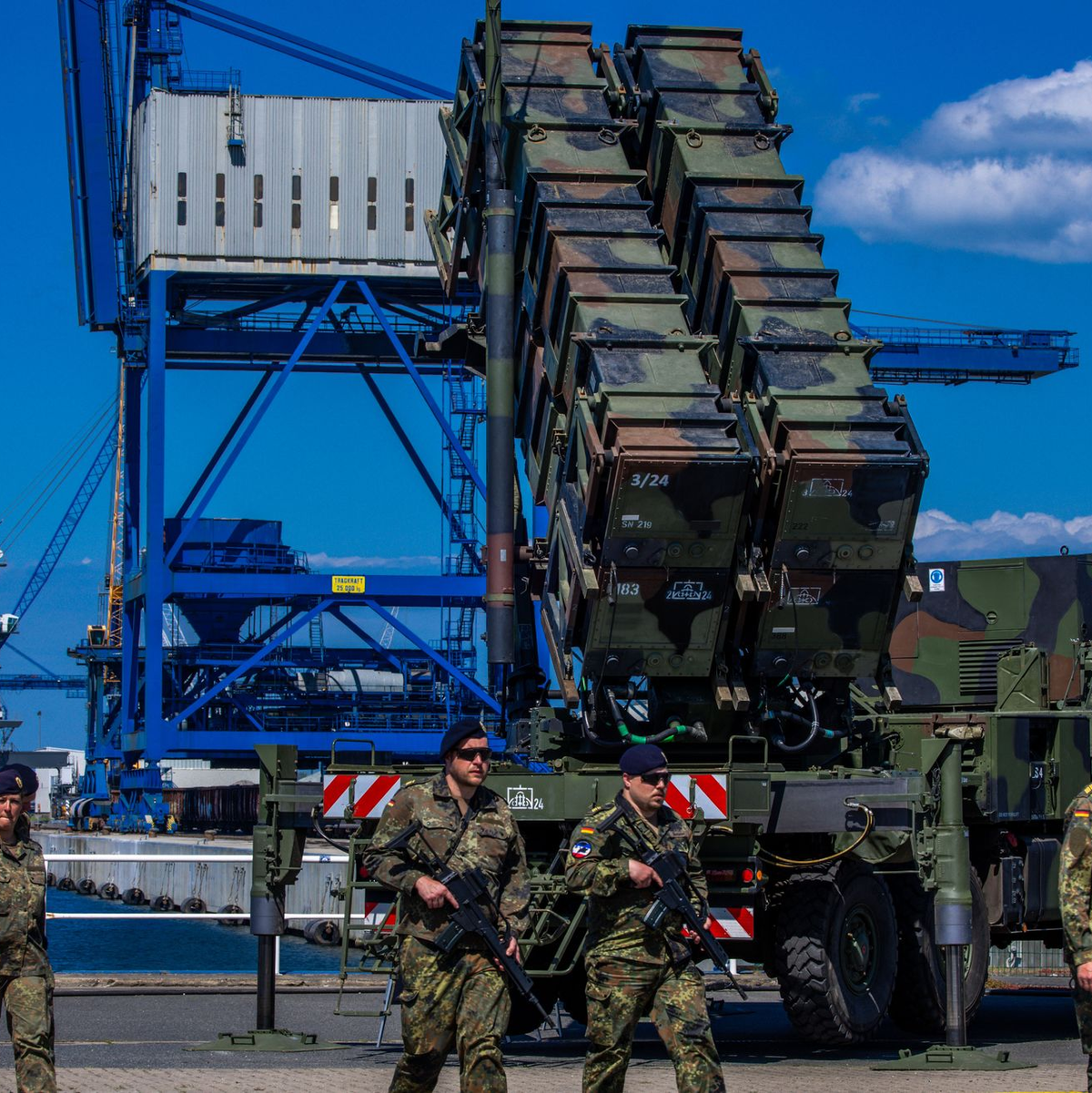 Ein Patriot-Flugabwehrsystem bei einer Bundeswehrübung - in dem System sind auch Vincorion-Komponenten verbaut. - Foto: Jens Büttner/dpa