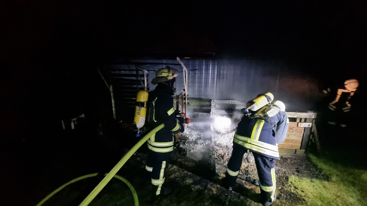 FFW Bergen: Brennt Gartenhaus in Eversen. - Foto: presseportal.de