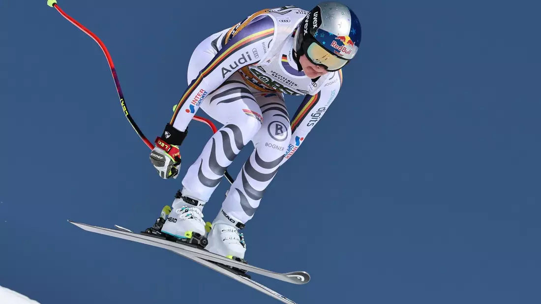 Emma Aicher rast auch in Val di Fassa auf das Podest. - Bild: Marco Trovati/AP/dpa