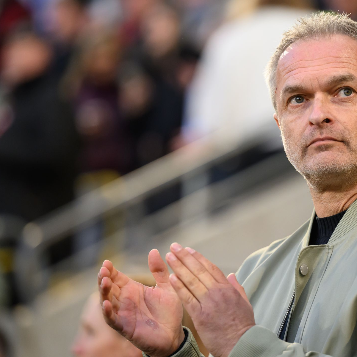 Bundestrainer Christian Wück will seiner Elf auch gegen Norwegen applaudieren. - Foto: Robert Michael/dpa