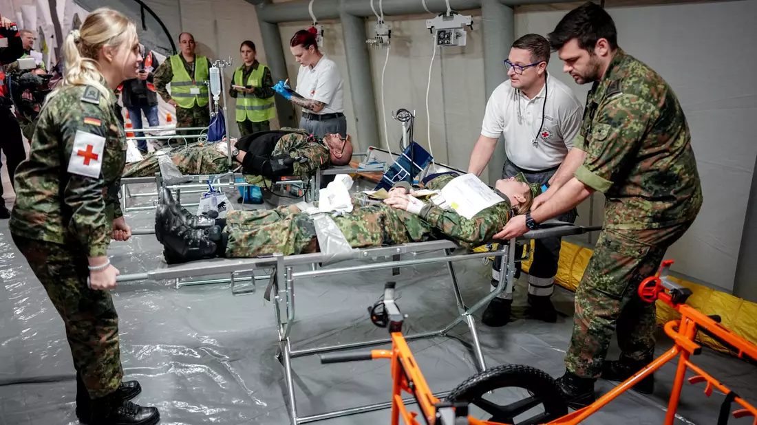 Übung «Medic Quadriga» der Bundeswehr - Bild: Kay Nietfeld/dpa