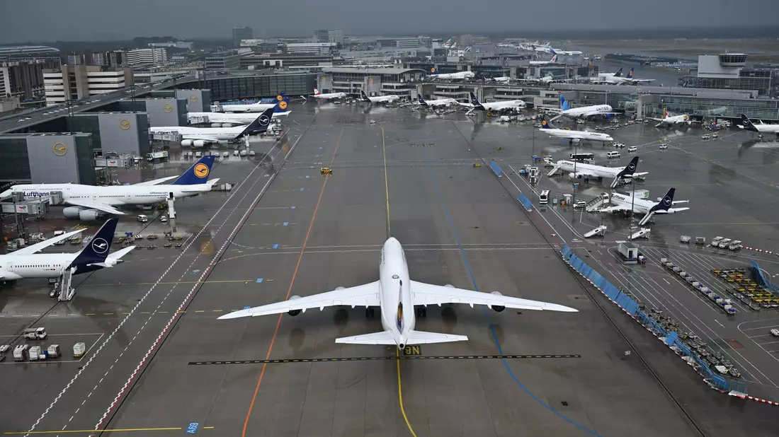 Frankfurt ist das größte Drehkreuz der Lufthansa-Gruppe. - Bild: Arne Dedert/dpa