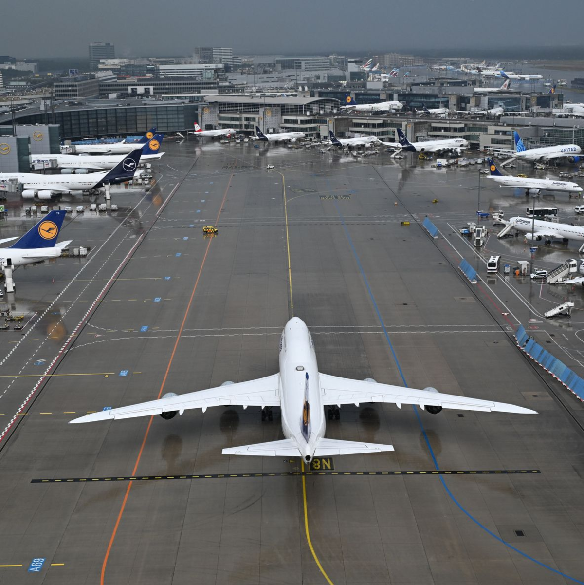 Frankfurt ist das größte Drehkreuz der Lufthansa-Gruppe. - Foto: Arne Dedert/dpa