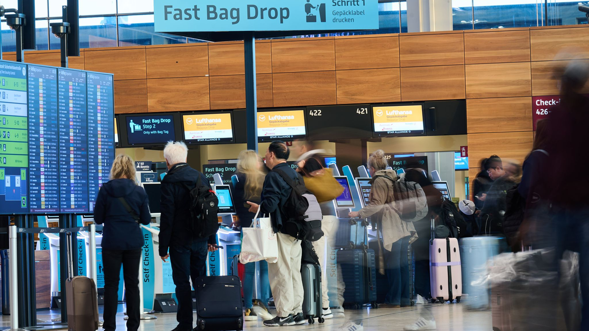 Unternehmen im Luftverkehr fallen unter die Regulierung NIS-2. (Archivbild) - Foto: Annette Riedl/dpa