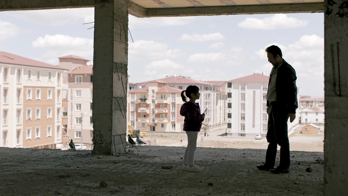 ARD-Premiere für preisgekrönten WDR/ARTE-Film „Im toten Winkel“ von Ayse Polat - Foto: presseportal.de