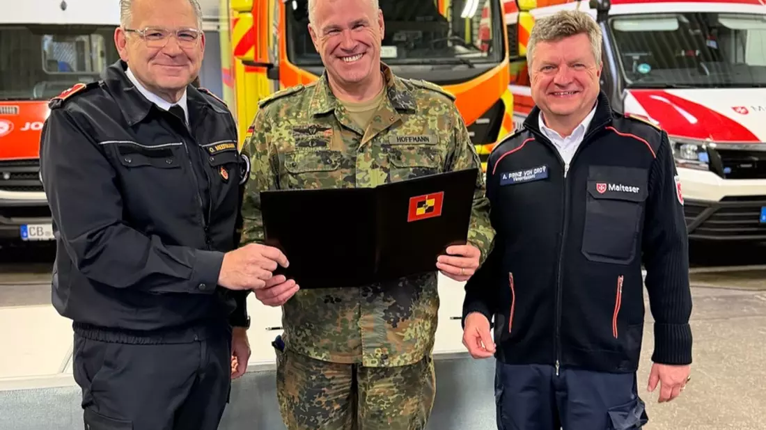 Johanniter und Bundeswehr vereinbaren Privilegierte Partnerschaft / Johanniter-Unfall-Hilfe unterzeichnet Absichtserklärung mit dem Zentralen Sanitätsdienst der Bundeswehr - Bild: presseportal.de