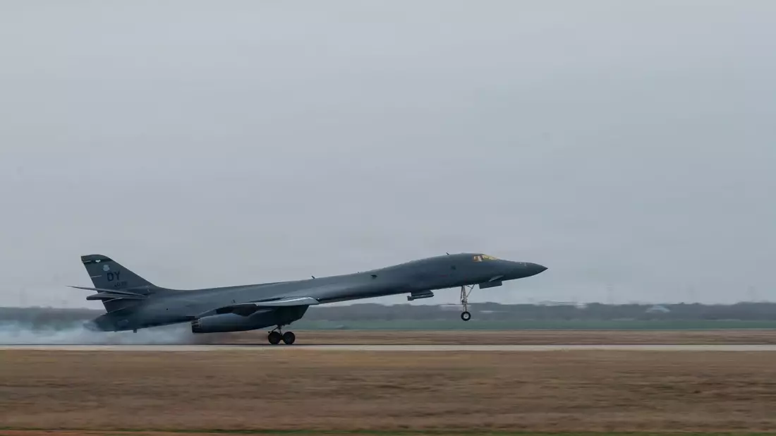 Rund eine Woche nach Beginn des Iran-Kriegs zeigen beide Seiten keine Anzeichen von Nachgeben. (Symbolfoto) - Bild: U.S. Air Force/U.S. Central Command Public Affairs/dpa