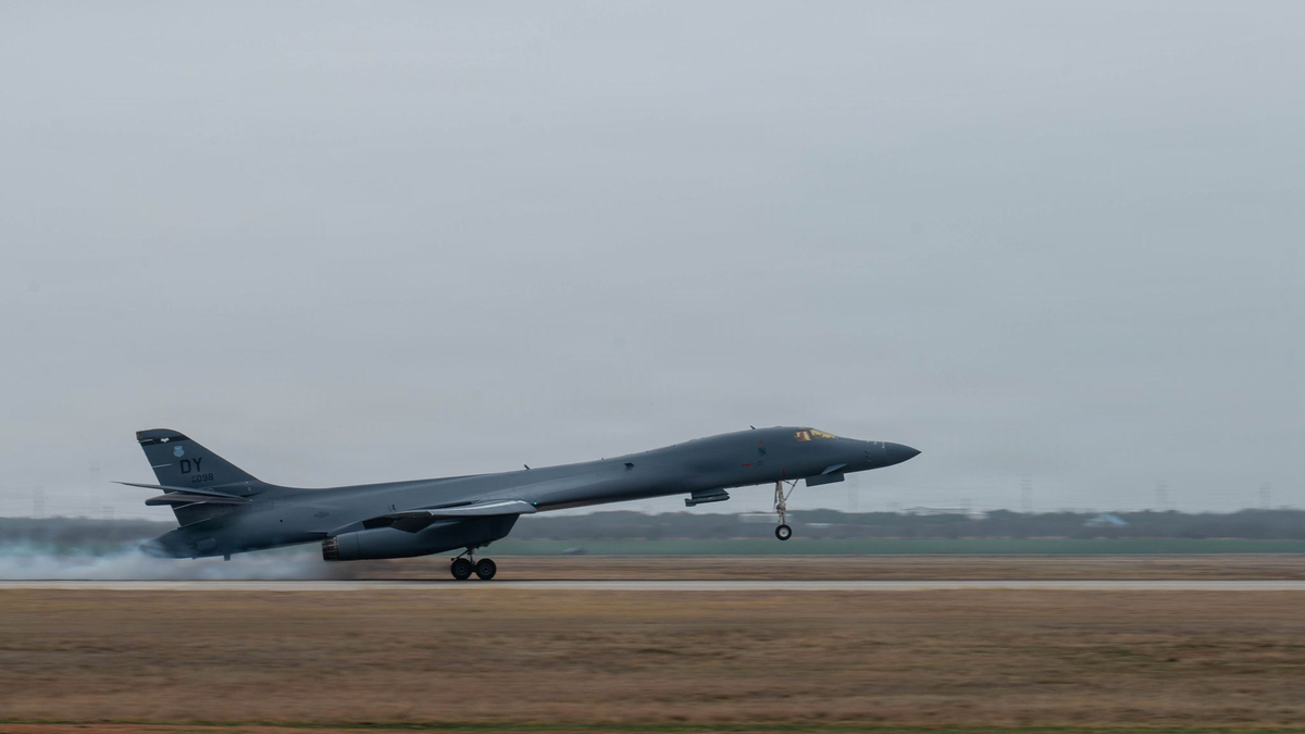 Rund eine Woche nach Beginn des Iran-Kriegs zeigen beide Seiten keine Anzeichen von Nachgeben. (Symbolfoto) - Foto: U.S. Air Force/U.S. Central Command Public Affairs/dpa