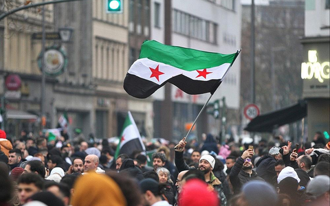 Syrer in Deutschland feiern den Sturz von Assad in Syrien (Archiv) - Foto: via dts Nachrichtenagentur