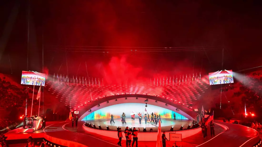 Viele Nationen blieben der Athletenparade fern. - Bild: Stefano Rellandini/AFP/dpa