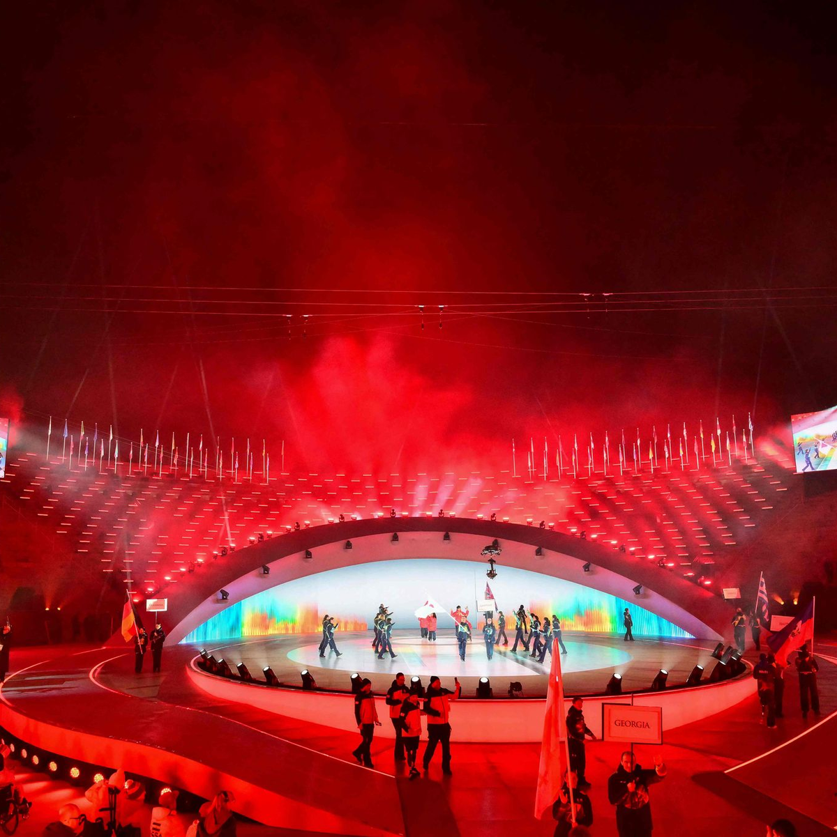 Viele Nationen blieben der Athletenparade fern. - Foto: Stefano Rellandini/AFP/dpa